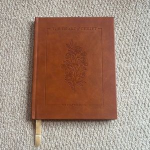 The Daily Grace Co The Heart of Christ Lent Study Devotional coffee table book
